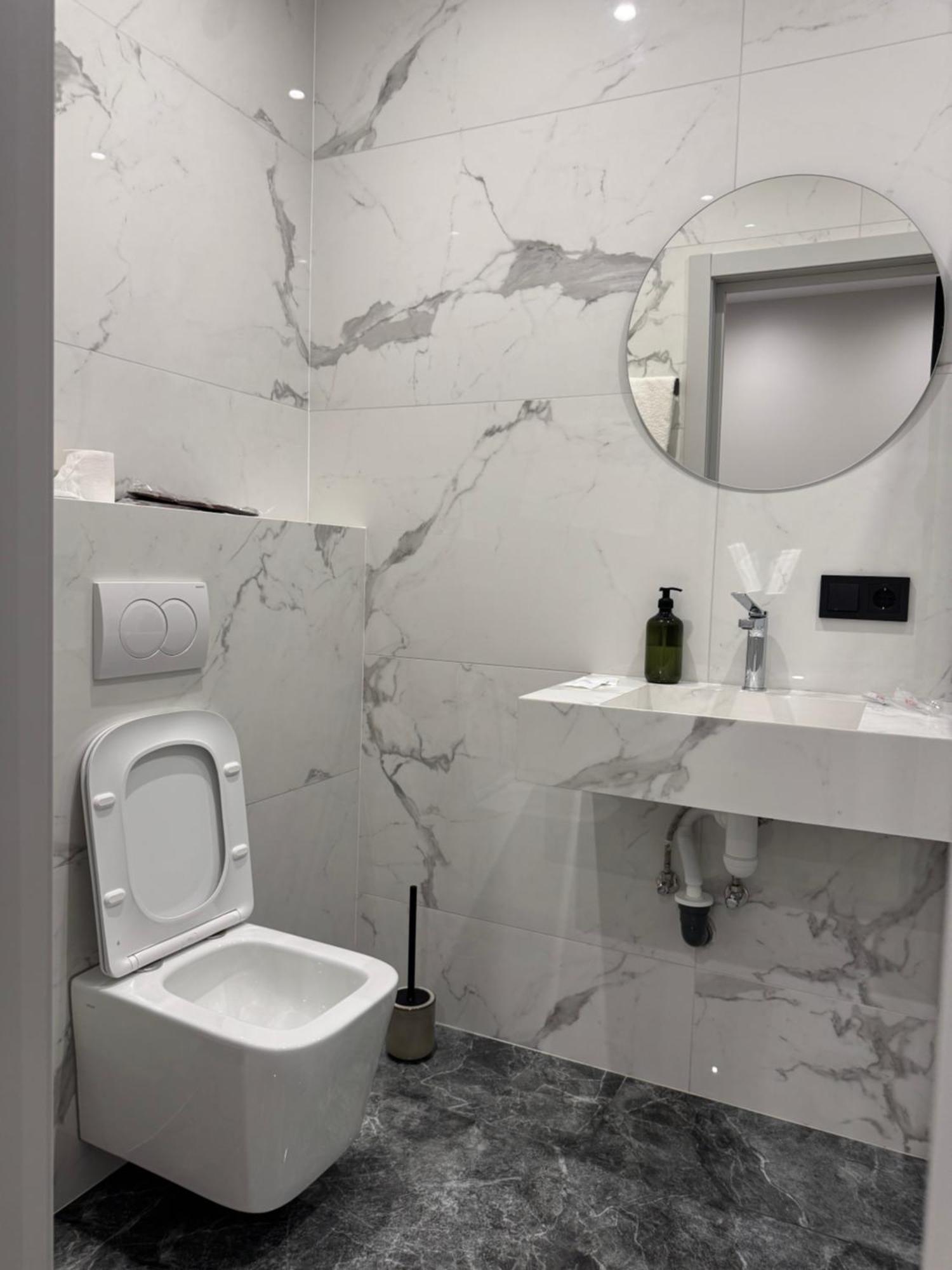 Mini-Hotel Neptun รีฟเน ภายนอก รูปภาพ