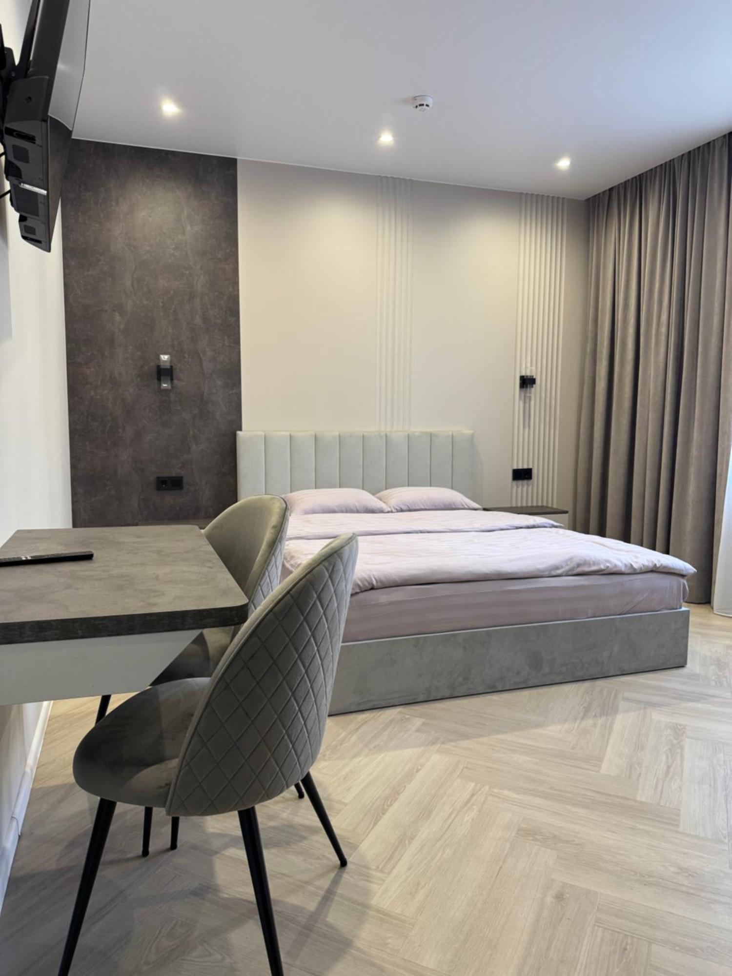 Mini-Hotel Neptun รีฟเน ภายนอก รูปภาพ